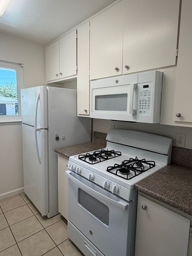 Building Photo - 6516 Bremen Dr