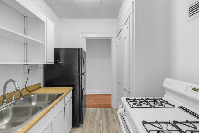 Interior Photo - Chateau Avalon