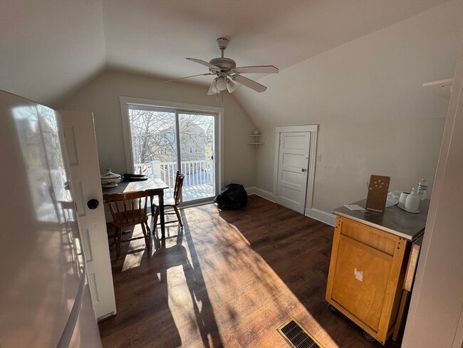 Building Photo - 21 Davis Rd