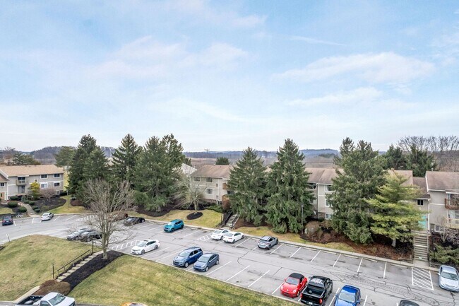 Building Photo - Welcome to your new condo in Walden Woods, located within the sought-after West Allegheny School ...