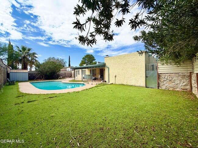 Building Photo - 11324 Tom Ulozas Dr