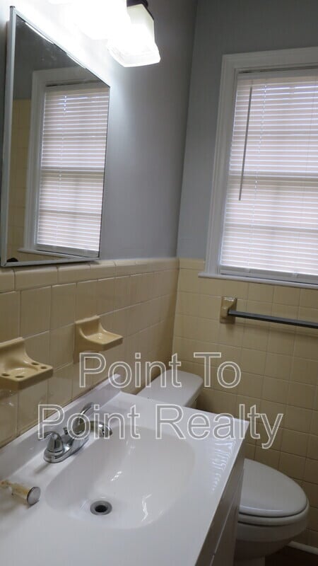 Building Photo - 4811 Sefa Cir N