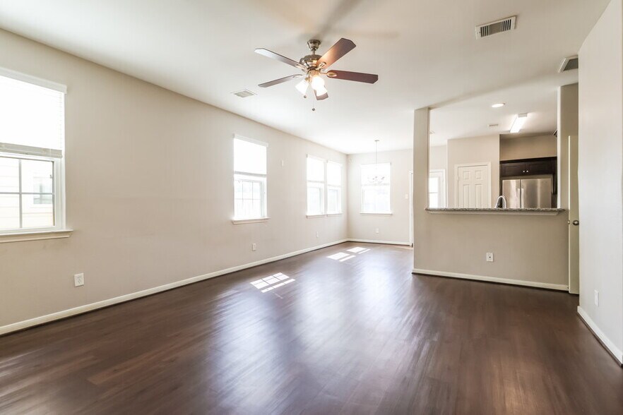 Building Photo - 2714 Mesquite Ridge Dr