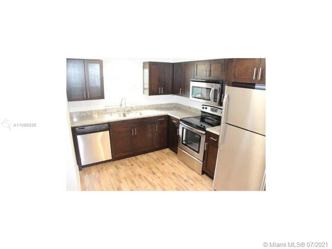 Building Photo - 1406 Arpeika St