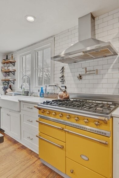 Building Photo - 117 7th Ave N