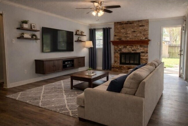 Building Photo - 1918 Crystal Springs Dr