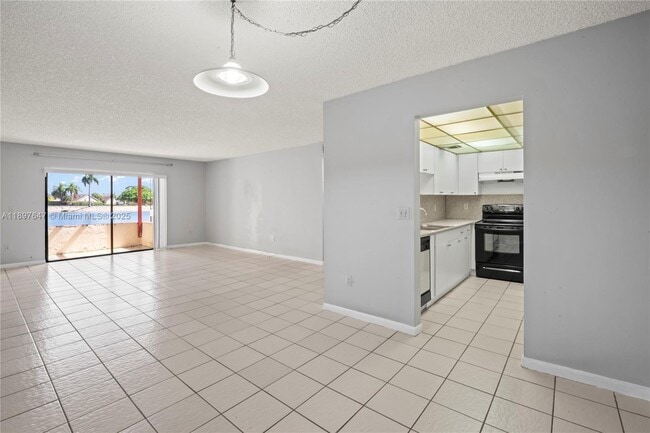 Building Photo - 8530 SW 149th Ave