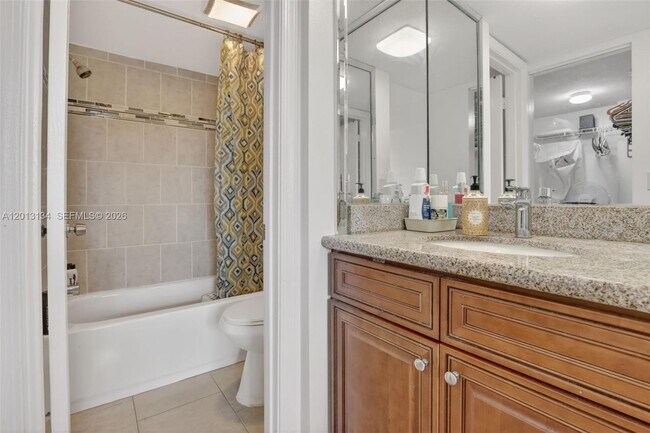 Building Photo - 9330 Lagoon Pl