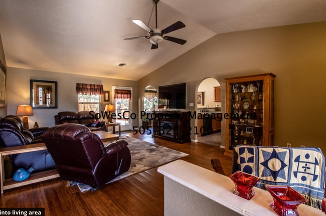 Building Photo - Beautiful Custom 3 Bedroom 2 Bath Home