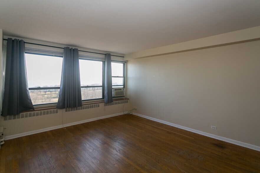 Building Photo - 4180 N Marine Dr