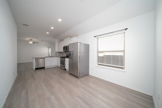 Building Photo - 18450 White Stallion Ln