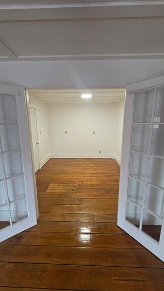 Building Photo - 10 King Ln