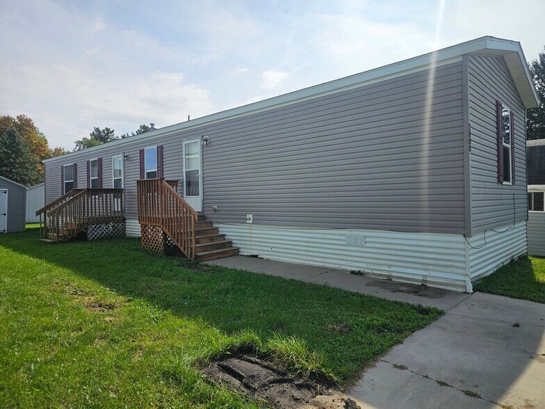 Building Photo - 2008 Heron Dr NW