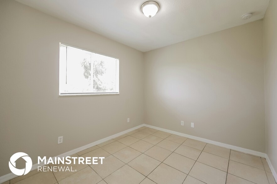 Building Photo - 3803 E 6th St