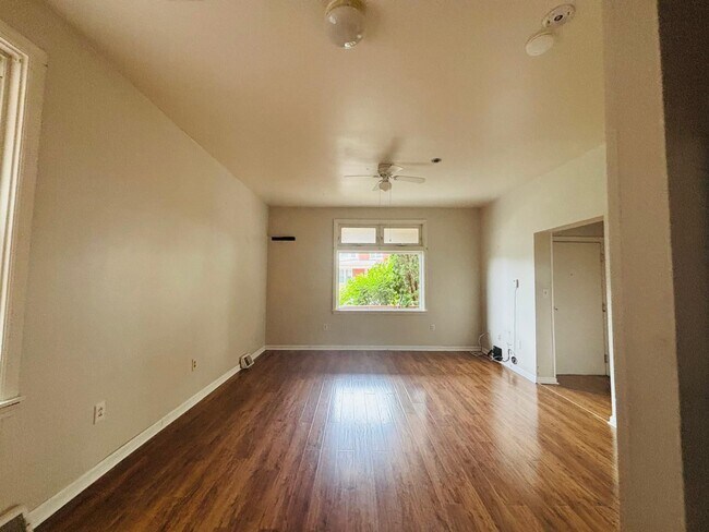 Building Photo - 112 N Fairmount St