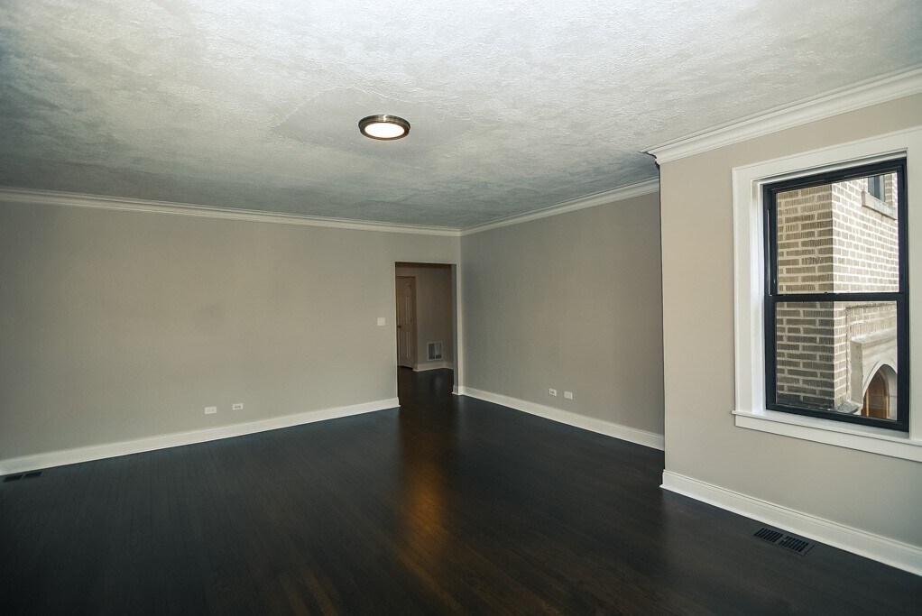 Building Photo - 4447 N Rockwell St
