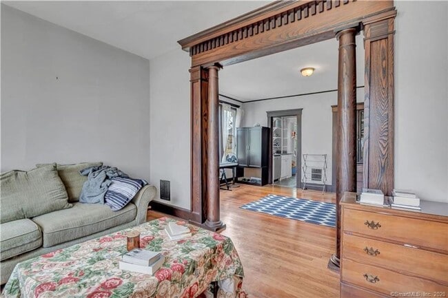 Building Photo - 122-124 Mansfield St