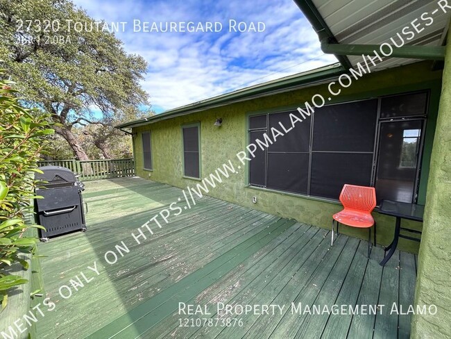 Building Photo - *COMING SOON!* 3 Bedroom / 2 Bath Home In ...