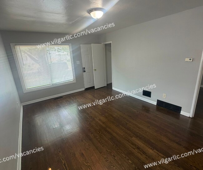 Building Photo - Newly updated 5 Bedrooms, 2- Bathroom Home