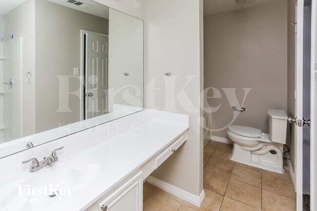 Building Photo - 312 Pin Oak Ln