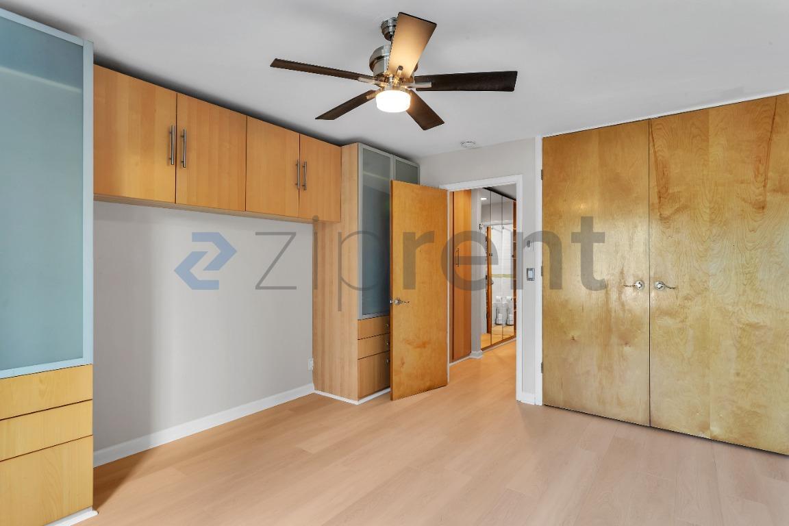 Building Photo - 955 Shorepoint Ct