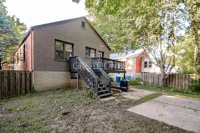 Building Photo - 316 Louisa Ave