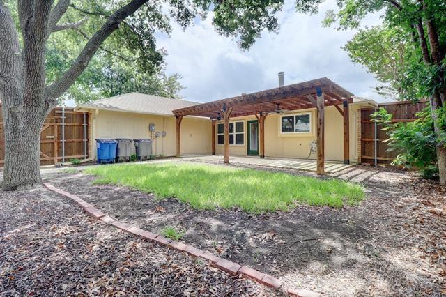 Building Photo - 1321 Clover Dr
