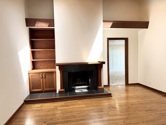 Building Photo - 628 Canyon Rd