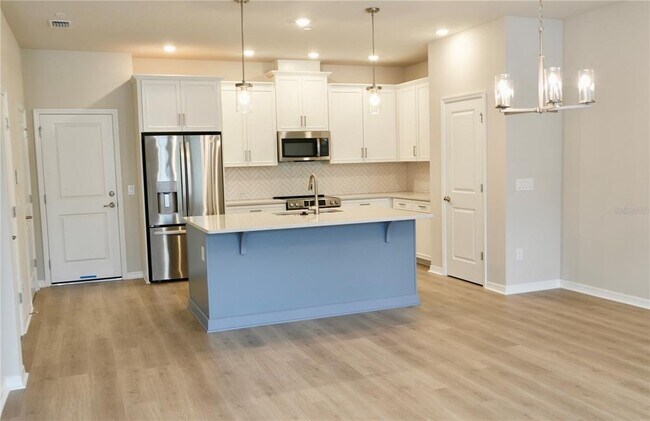 Building Photo - 4329 Roush Ave