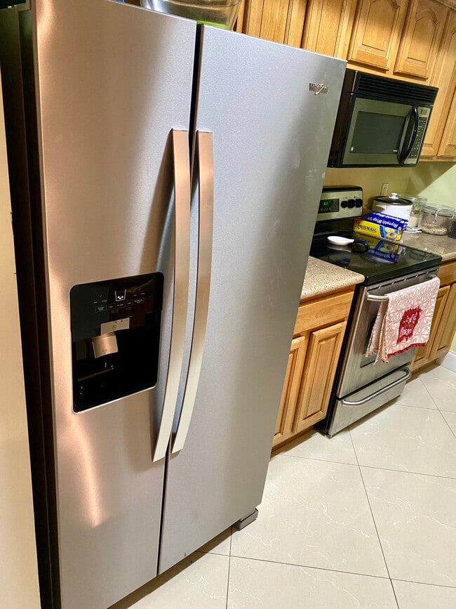 Building Photo - 4242 NW 2nd St