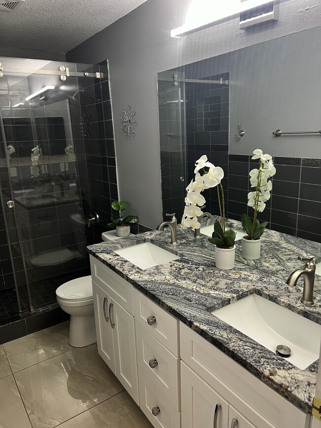 Building Photo - 1420 Alexander Way