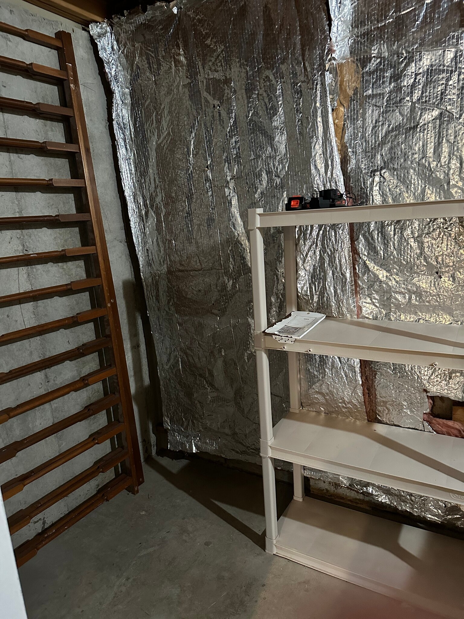 Building Photo - 8018 Grandview Ct