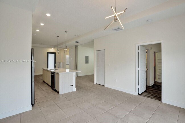Building Photo - 7855 NW 104th Ave