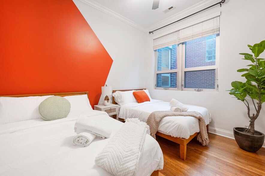 Building Photo - 1243 W Madison St