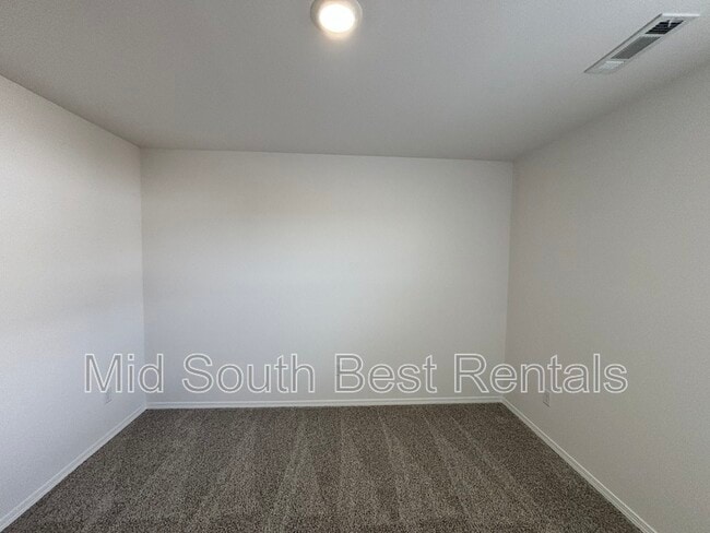 Building Photo - 6428 Newark Dr