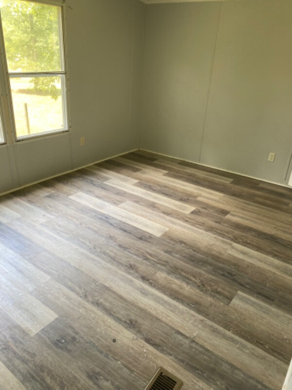 Building Photo - 1011 Love Ln