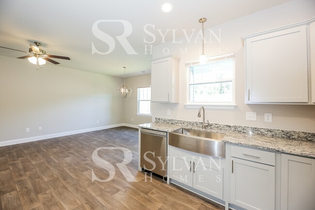 Building Photo - Enjoy living the good life in this 3 bedroom, 2.5 bathroom townhome