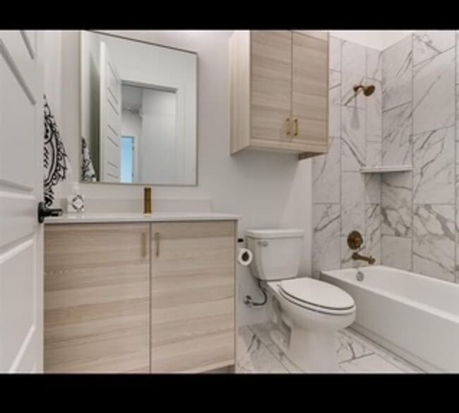 Building Photo - Gated Community - Beautiful, Spacious Home...