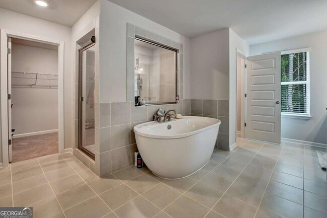 Building Photo - 297 Delta Dr