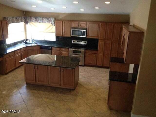 Building Photo - 2713 E Verbena Dr