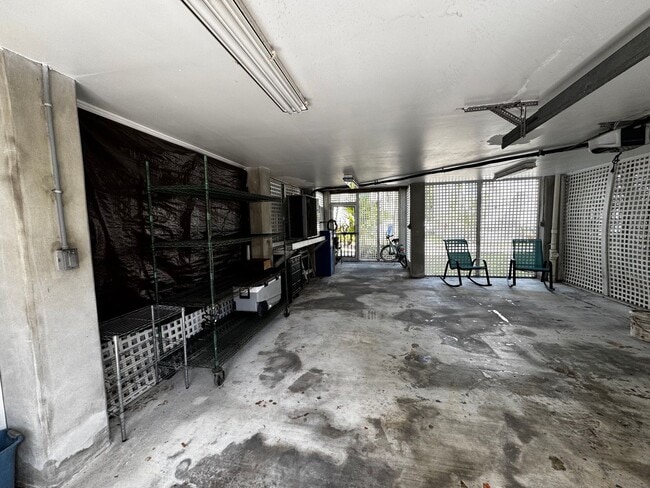 Building Photo - Key West Condo For Rent