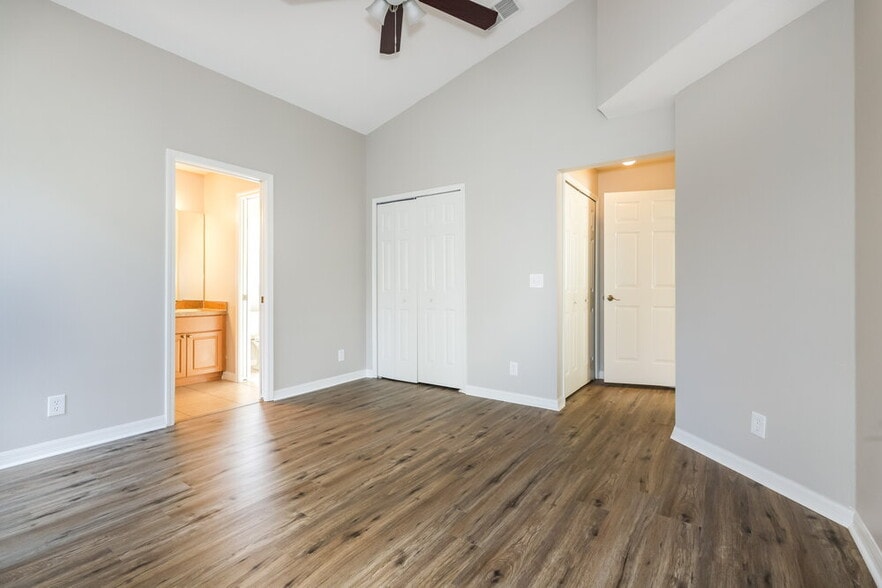 Building Photo - 5825 Wrenwater Dr