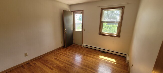 Building Photo - 922 High St