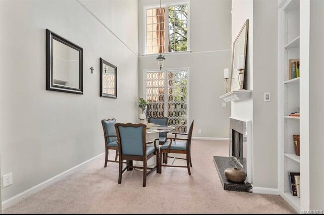 Building Photo - 2988 Old Farm Rd