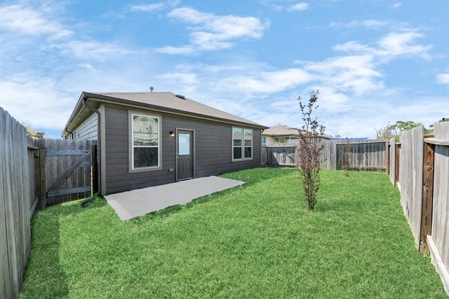 Building Photo - 14626 Sierra Garden Dr