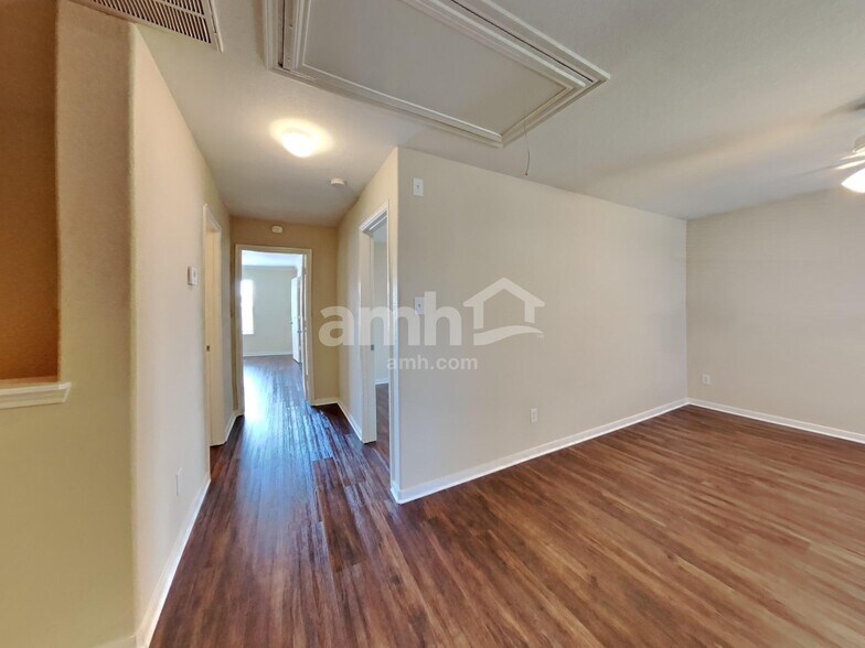 Building Photo - 8310 Wainwright Way