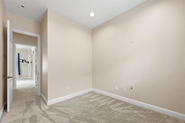 Building Photo - 1020 Pavillion St