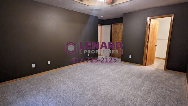 Building Photo - 3 Bedroom, 2 Bathroom House with Fenced Ba...