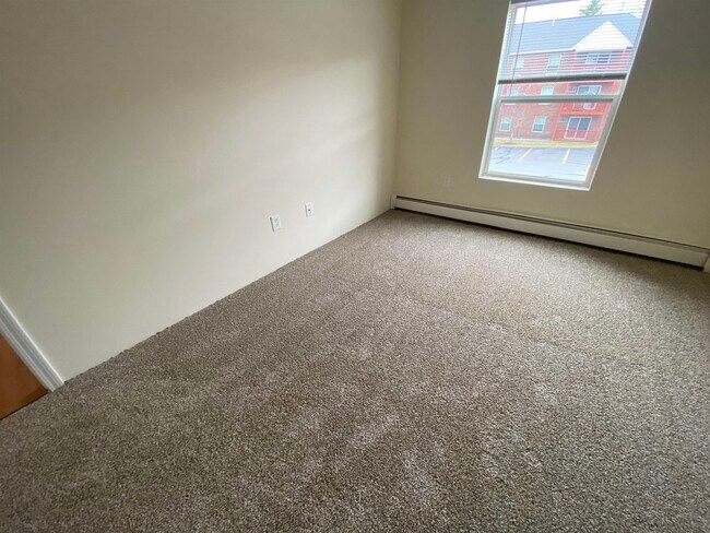 Building Photo - 96 Powers St