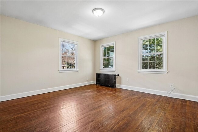 Building Photo - 3944 7th St NE